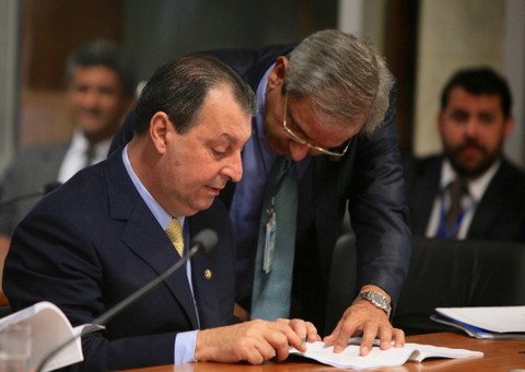 Omar Aziz levanta a bandeira em favor do Centro de Biotecnologia da Amazônia