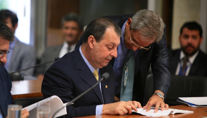 Omar Aziz levanta a bandeira em favor do Centro de Biotecnologia da Amazônia