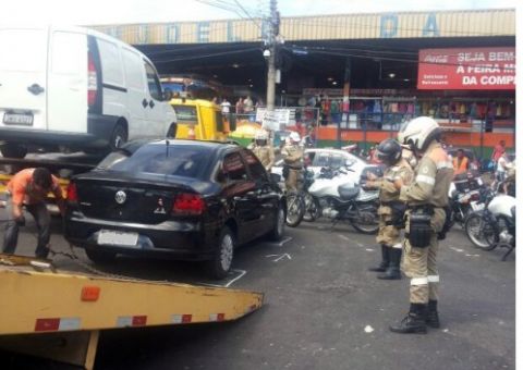 Infrações ao trânsito dá em multas e remoção de veículos na zona Oeste