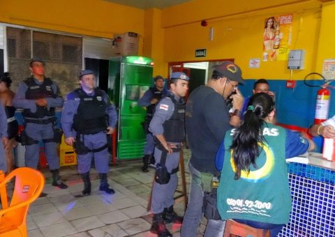 Operação fecha 14 bares no centro