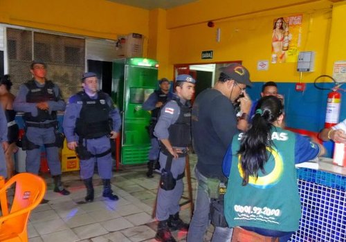 Operação fecha 14 bares no centro