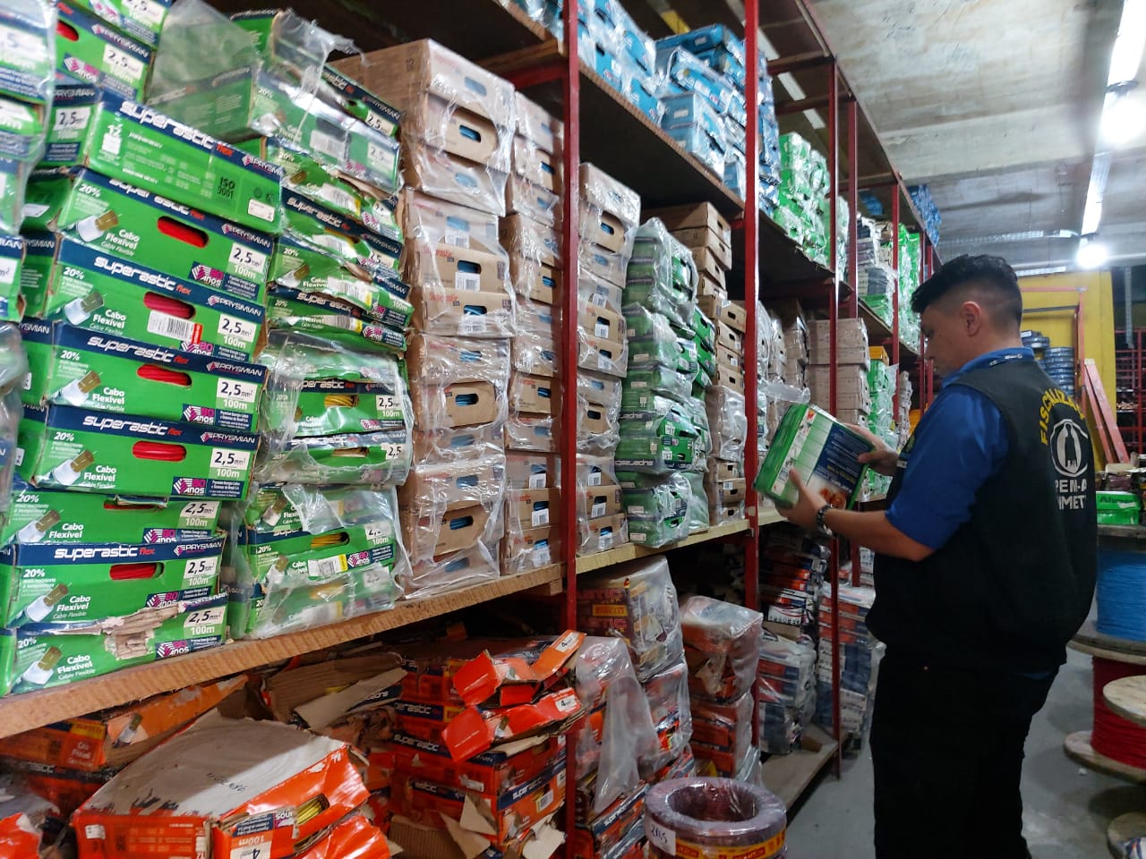 operacao_fios_e_cabos_seguros_encontra_irregularidades_em_fabricas.jpeg