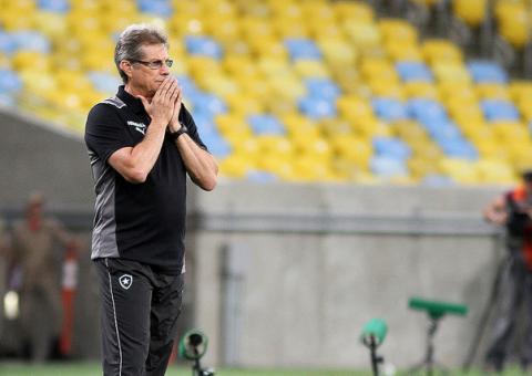 Oswaldo confirma volta de Elias ao time do Botafogo