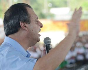 OMAR ESTUDA CONCLUIR MANDATO E LANÇAR CANDIDATO AO GOVERNO