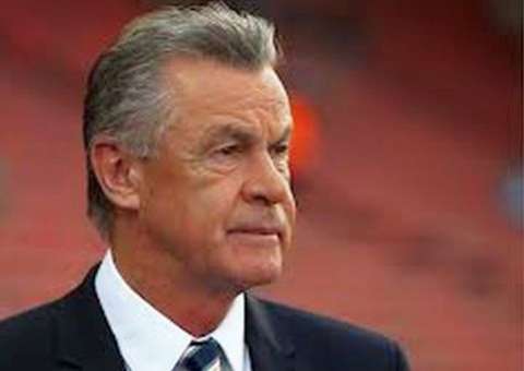 Técnico da Suíça lamenta ter que jogar em Manaus: “É uma irresponsabilidade”