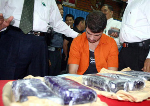 'Nunca se pode perder a esperança', diz mãe de outro brasileiro preso na Indonésia