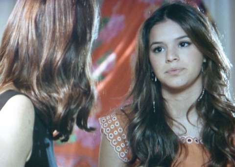 Luíza provoca Helena: “Tem medo que me apaixone pelo mesmo homem que você”