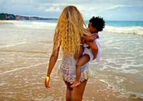 Mulher faz abaixo assinado para que Beyoncé penteie o cabelo de Blue Ivy
