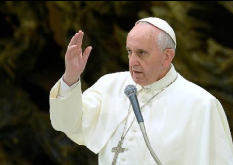 Papa doa US$ 150 mil para ajudar vítimas de tufão nas Filipinas