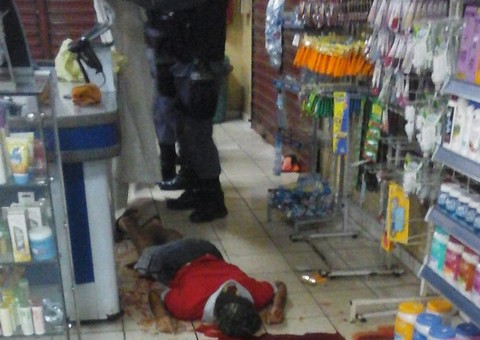 Ladrões que fizeram reféns em padaria são executados