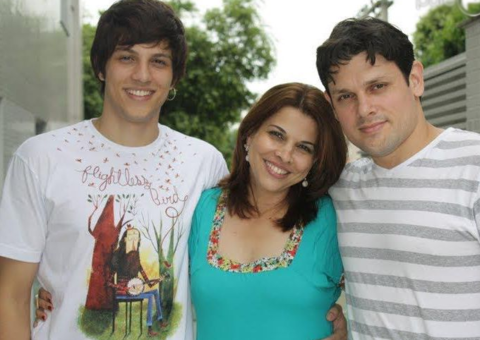 Padastro de Chay Suede é encontrado morto em apartamento