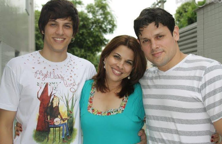 Padastro de Chay Suede é encontrado morto em apartamento