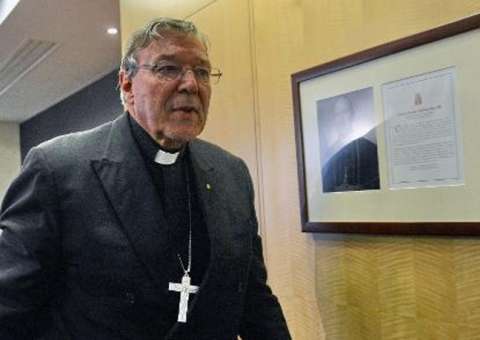 Cardeal australiano pede perdão às vítimas de abuso sexual infantil