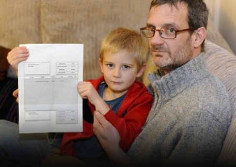 Garoto de cinco anos falta à festinha do amigo e recebe a conta