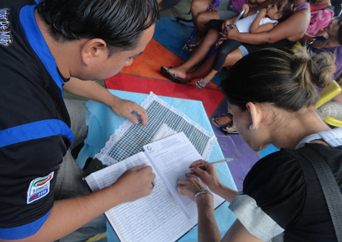 Pais de alunos participam de palestra sobre riscos com a superproteção