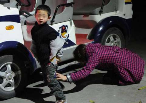 Lei rigorosa da China de um filho por casal, gera crítica contra o governo de ser " socialmente aceitável"  