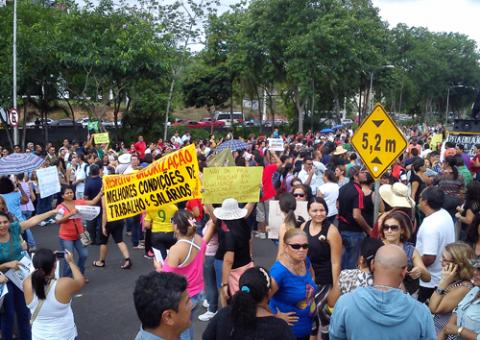 Protesto mais forte em frente ao Palacio do Governo