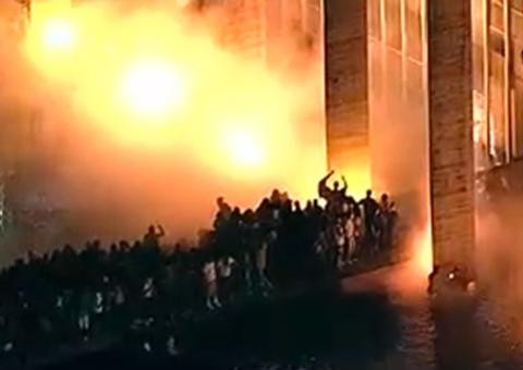 Manifestação em Brasília perde o controle e Palácio do Itamaraty é incendiado