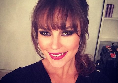 Paolla Oliveira dispensa "desafio do gelo", mas faz doação