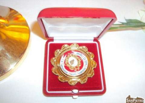 Encontrada tela impregnada com sangue do papa João Paulo II