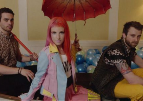 Paramore divulga os bastidores do clipe "Still Into You", confira!