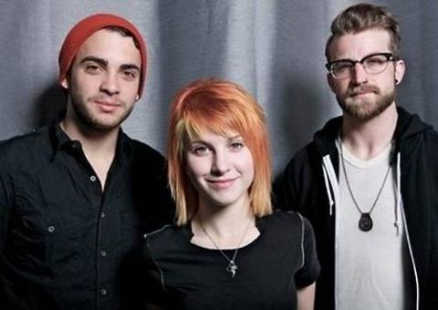 Paramore libera o clipe de "Anklebiters". Veja