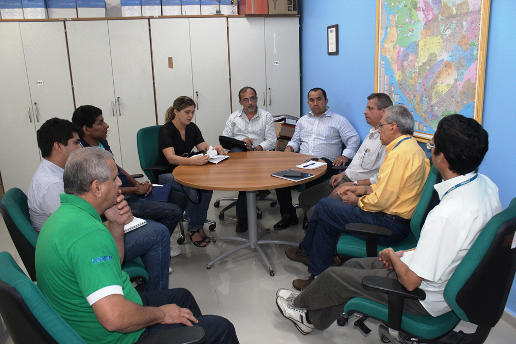 Prefeitura firma parceria para reduzir o consumo de energia nas escolas do município