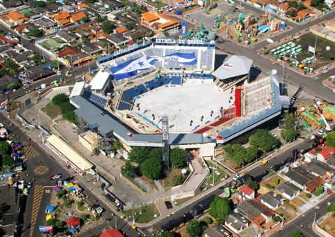 Prefeito de Parintins reclama da falta de verbas estaduais para o festival