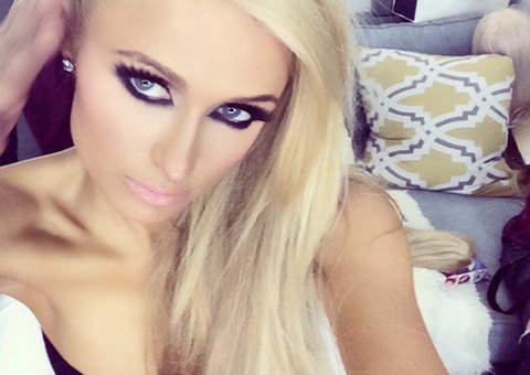  Paris Hilton sensualizando na web