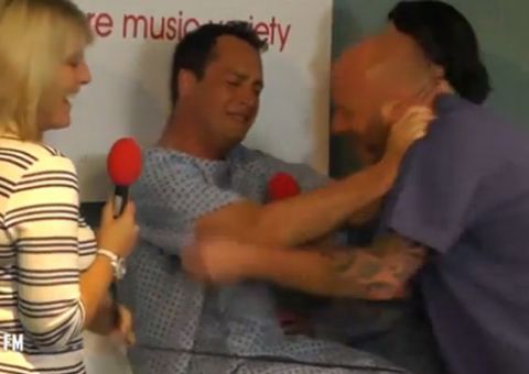 Vídeo de homem dando à luz é sucesso na web. Veja