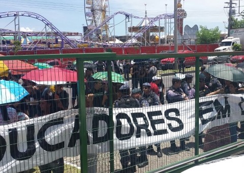 Secretária diz que greve é precipitada 