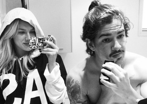    Fiorella Mattheis compartilha intimidade com Pato na internet