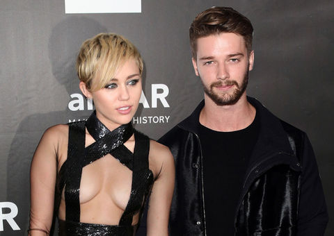 Após traição, Miley Cyrus termina namoro com filho de Arnold Schwarzenegger