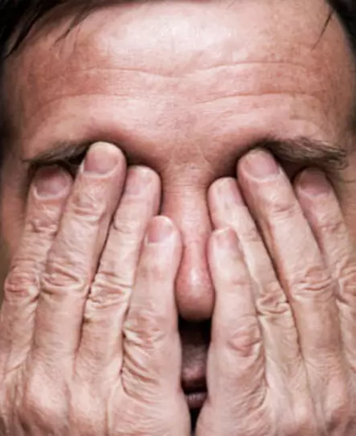 Homem sofre condição rara que fará seu membro ficar impotente após atingir 100 ápices de prazer