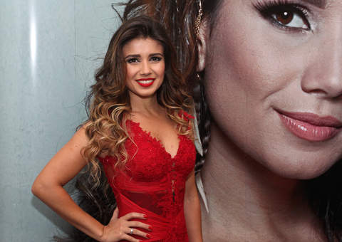 Paula Fernandes tem novo ataque de estrelismo e decepciona fãs