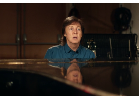 Paul McCartney lança clipe com Johnny Depp
