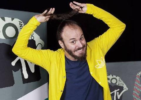 Neste domingo o Portal do Holanda entrevista Paulinho Serra, humorista da MTV