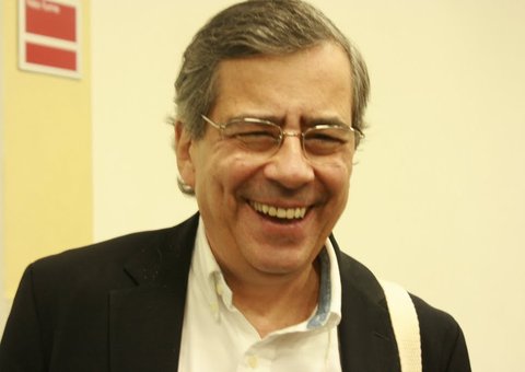 Paulo Henrique Amorim retira do ar texto com críticas a ministros do STF