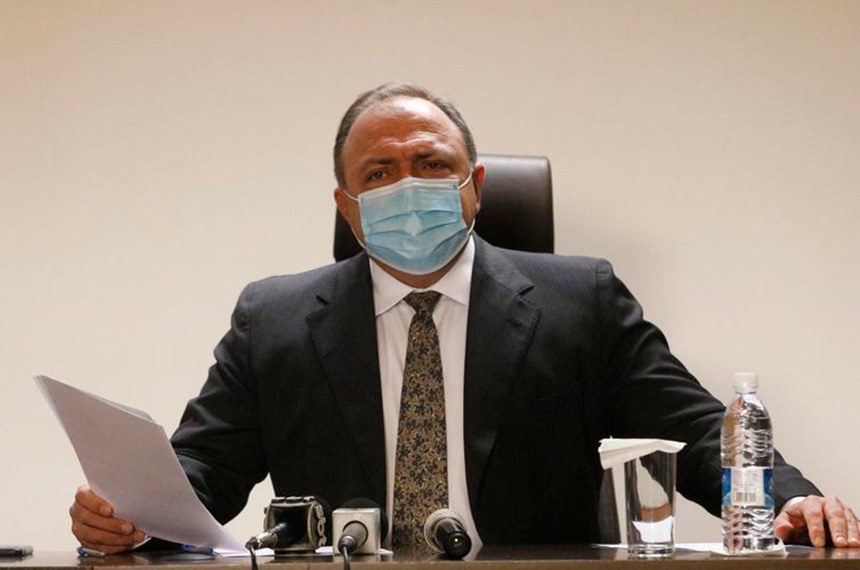 Eduardo Pazuello adia vinda a Manaus