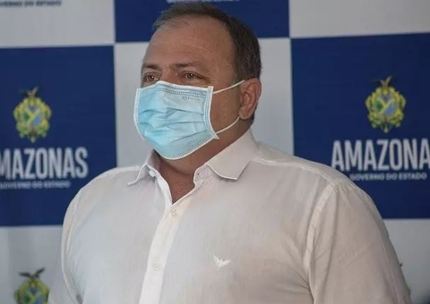 Pazuello depõe e mostra documentos à PF sobre falta de oxigênio em Manaus