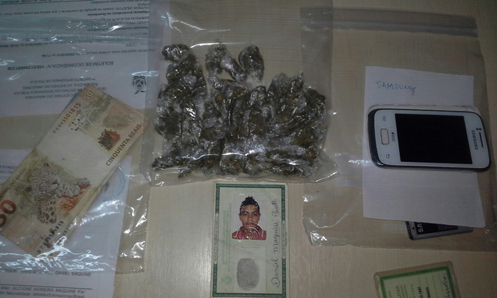 Homem é preso por policiais do 7º Cicom com 50 porções de maconha