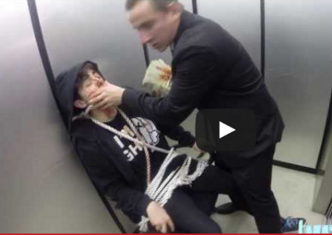  Assassino tortura vítima no elevador