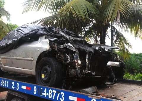 Peugeot bate em bomba de combustível na estrada da Ponta Negra