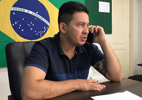 Péricles quer explicação da prefeitura sobre 'outros' na lista de vacinação