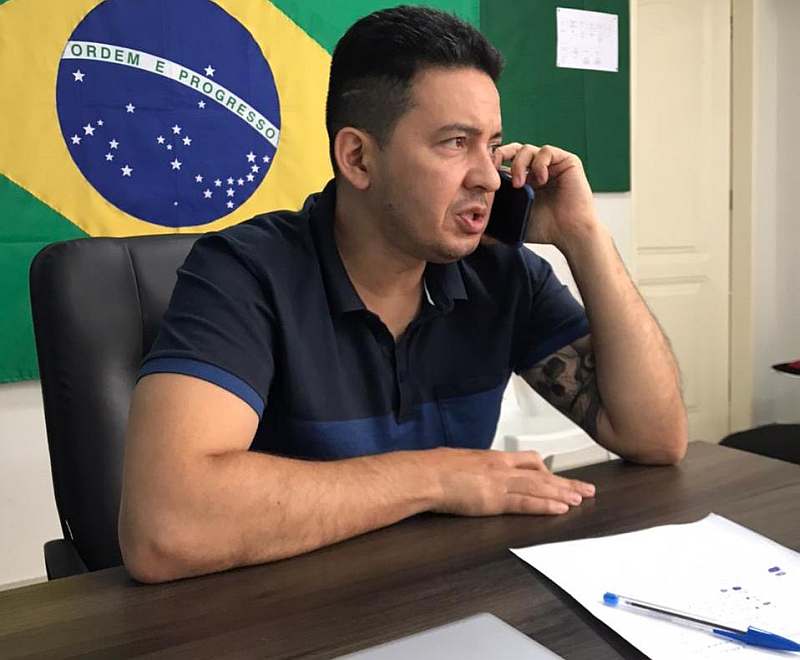 Péricles quer explicação da prefeitura sobre 'outros' na lista de vacinação