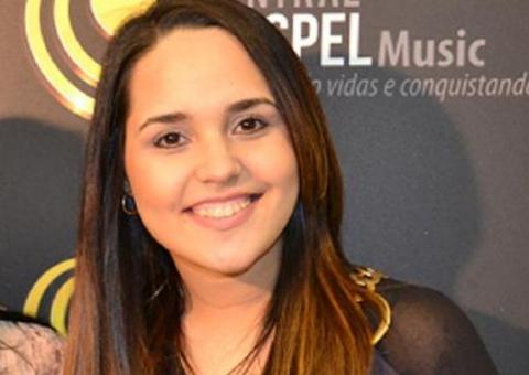 Perlla lança novo álbum