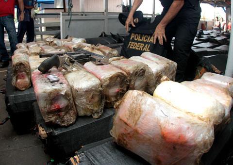 PF apreende 200 quilos de cocaína em embarcação  