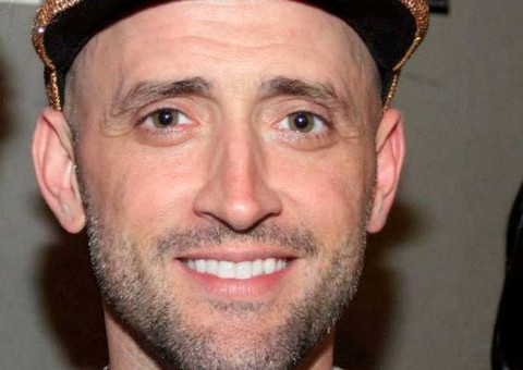  Paulo Gustavo interrompe sessão de fotos após confusão