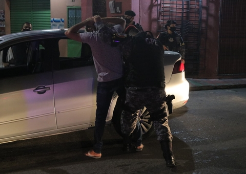 Homem é detido fazendo 'rolezinho' durante toque de recolher em Manaus
