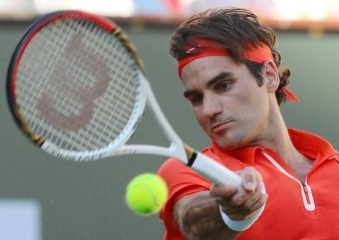 Federer avança em Indian Wells 